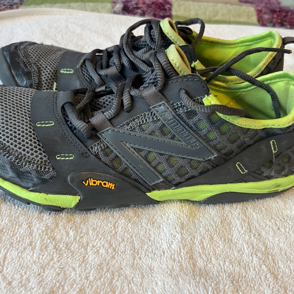 New Balance Minimus Shoes WT10MB (Women's size 10.5) - Picture 3 of 9